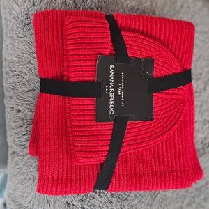 Banana Republic Hat and Scarf Set